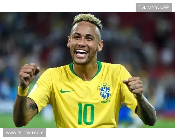 内马尔灵动变速摆脱防守非常轻盈