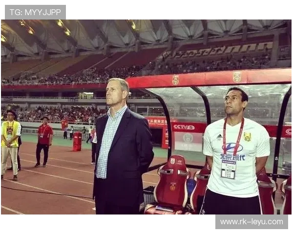 国足对战泰国：热身赛踢到读秒