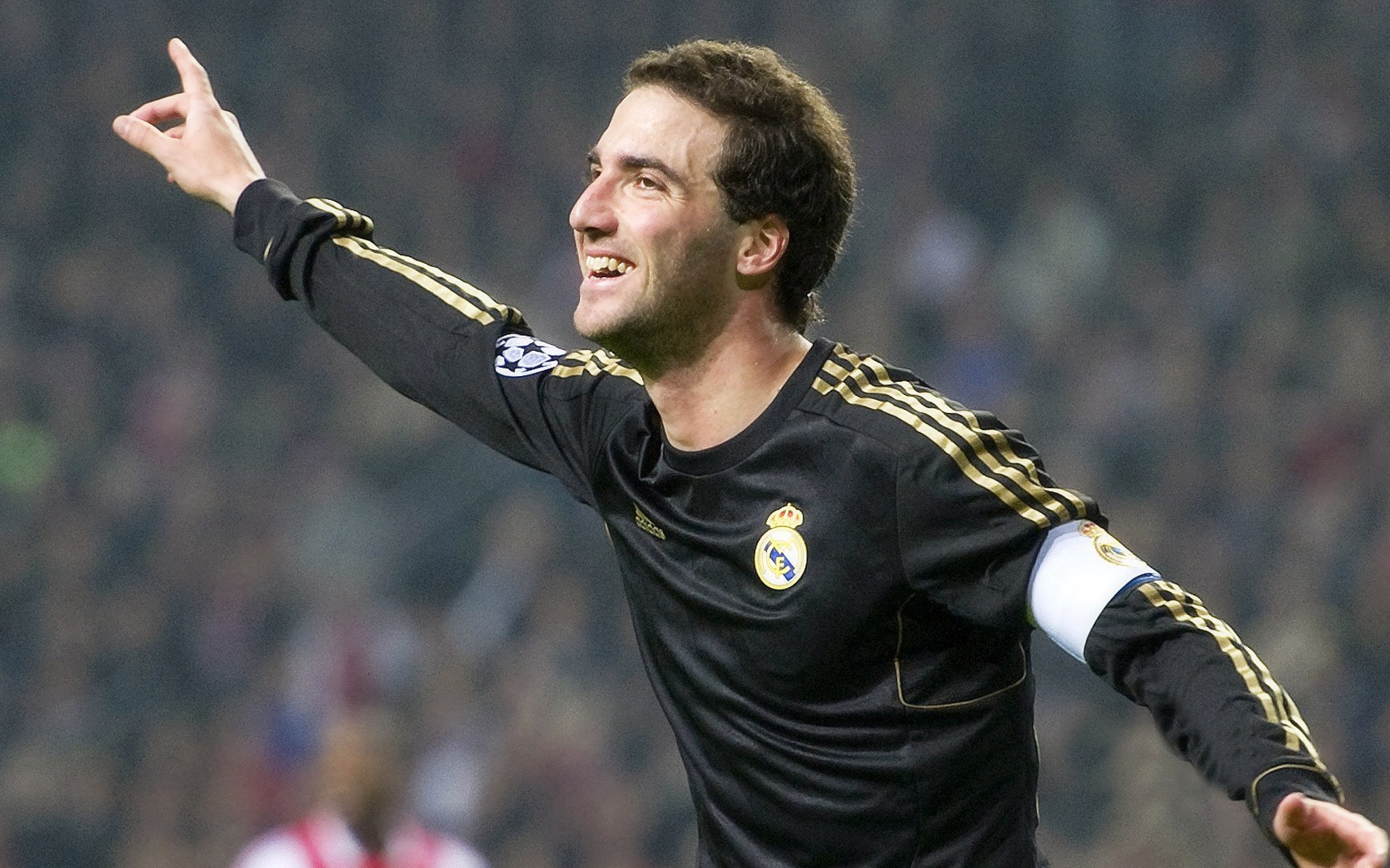 中国足球职业联赛推动线上观赛社群运营，足球联赛网站